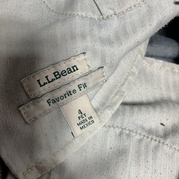 WOMEN'S LL Bean Favorite Fit Blue Jeans Size 4P - Picture 9 of 10